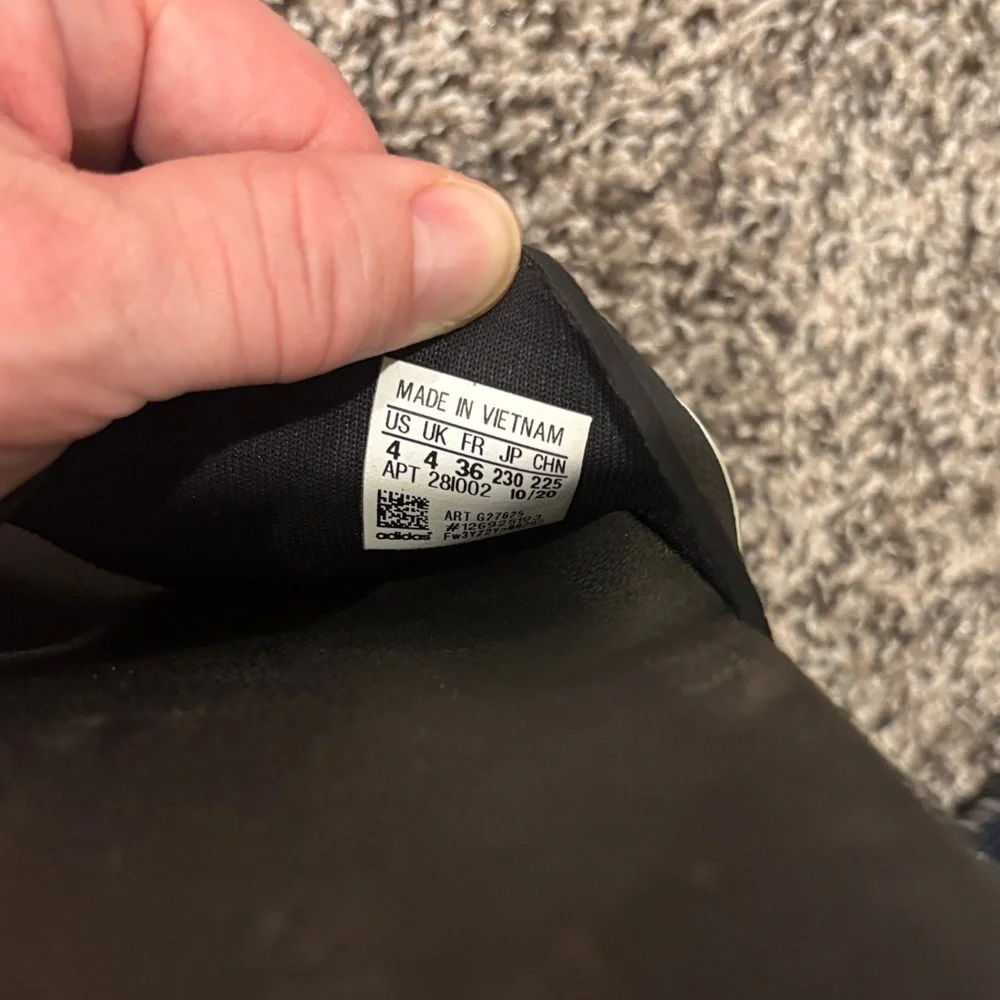 Adidas Black and White Striped Slides Kids Size 4